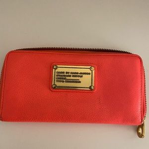 Marc by Marc Jacobs Classic Q Zipper Wallet - Neon Orange